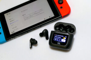 Switchユーザー必見！JBL TOUR PRO 2の画面付き充電ケースが何かと便利！