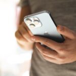 iPhoneの裏面に「秘密のボタン」があるって知ってた？いろいろ使い方が広がりますよ