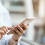 性能が大幅アップしてもカメラが小さくなるまで私は買いません。