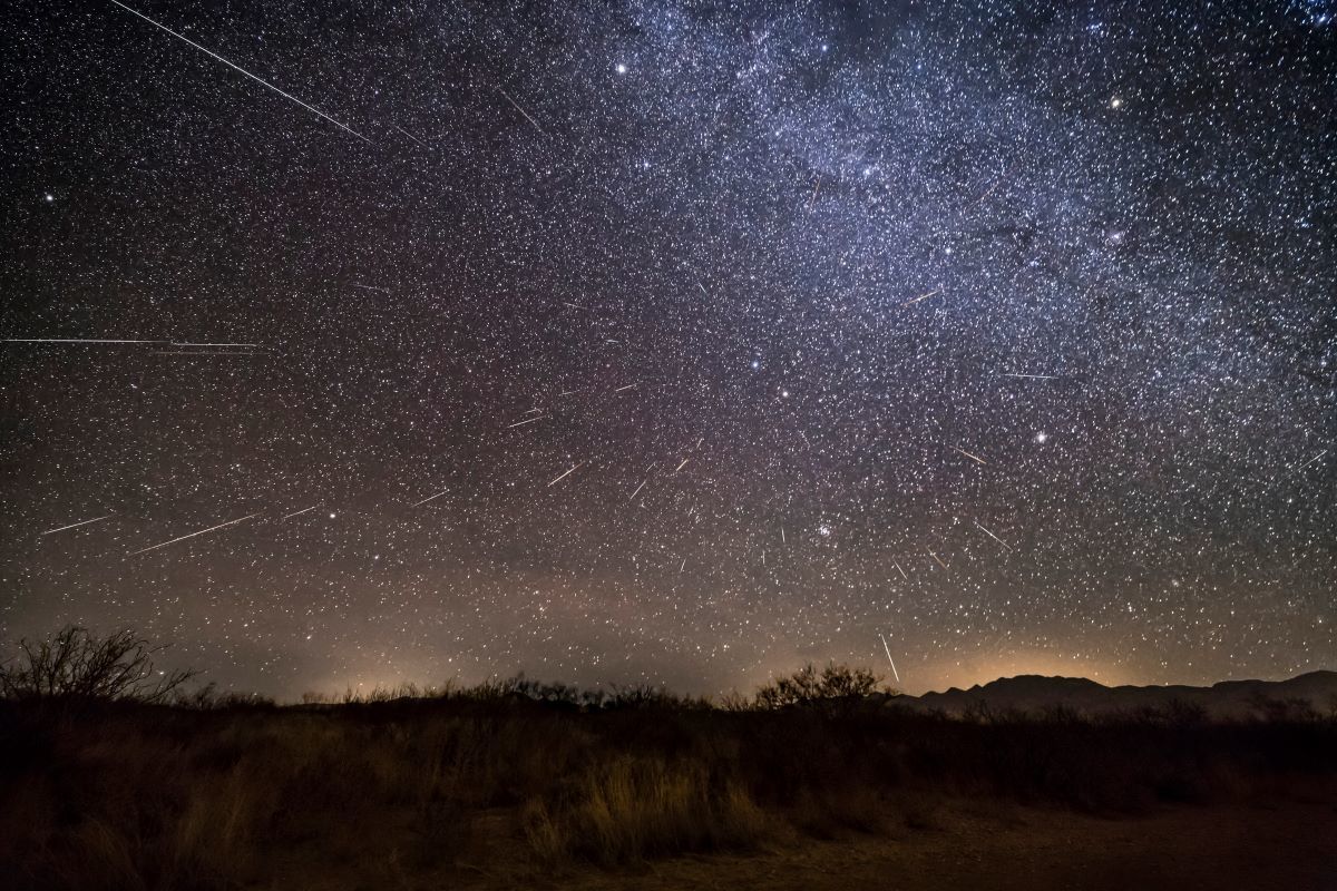 スマホでも流れ星が撮れる！でも準備は忘れずにね。ペルセウス座流星群のピークは今週末