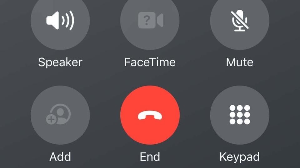 【Apple】迷うならそのままで良いのに…iOS 17の通話終了ボタンの位置問題
