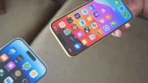 あの頃を思い出す…便利で懐かしい新機能！「NameDrop」で連絡先交換が簡単に