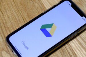 どっちにしようかな？ストレージ不足問題を解決！GoogleドライブとiCloudの選び方と活用方法
