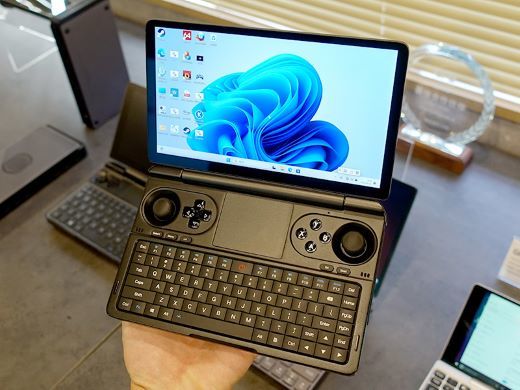 どう考えても入らない。ポッケに入るゲーミングPC「GPD WIN Mini」予約受付中