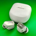 ボーズの最新イヤホン「QC Ultra Earbuds」の性能が大幅進化！これは嬉しい