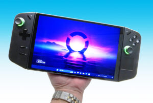 レノボの新製品「Legion Go」8.8型ディスプレー搭載のゲーミングPCでタブレットにも変身可能！